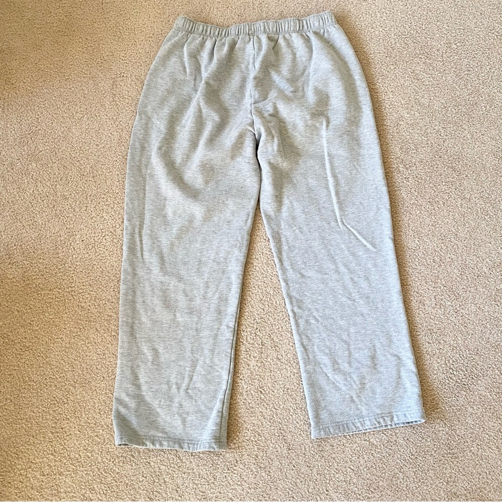 Alo Yoga Accolade Sweatpants - Picture 4 of 4